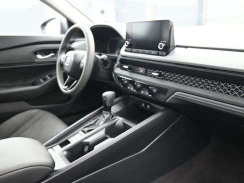 Used 2023 Honda Accord EX image 24