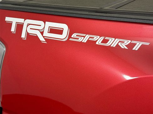 Used 2022 Toyota Tacoma TRD Sport w/ Technology Package RWD image 13