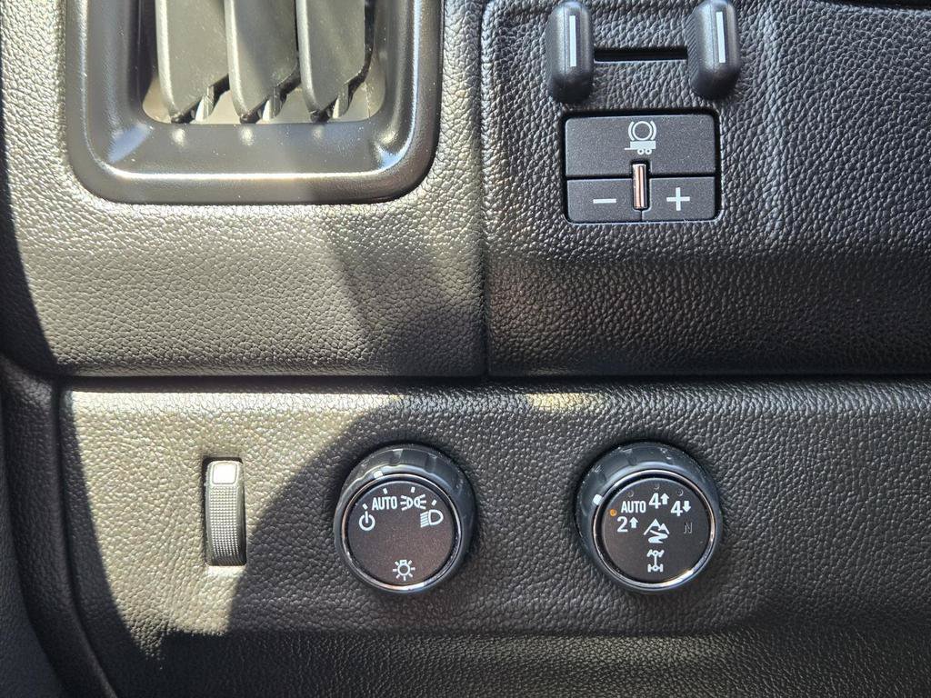 Used 2021 Chevrolet Colorado ZR2 AWD/4WD image 21