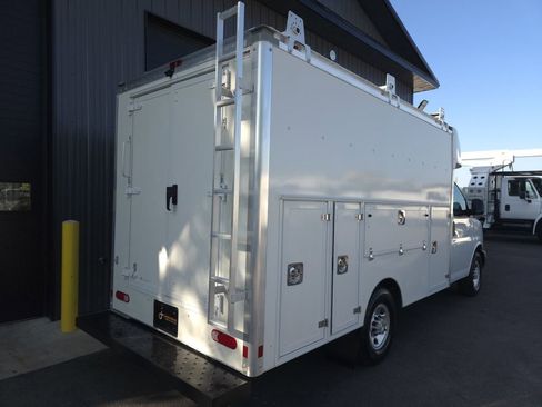 Used 2019 Chevrolet Express 3500 image 7