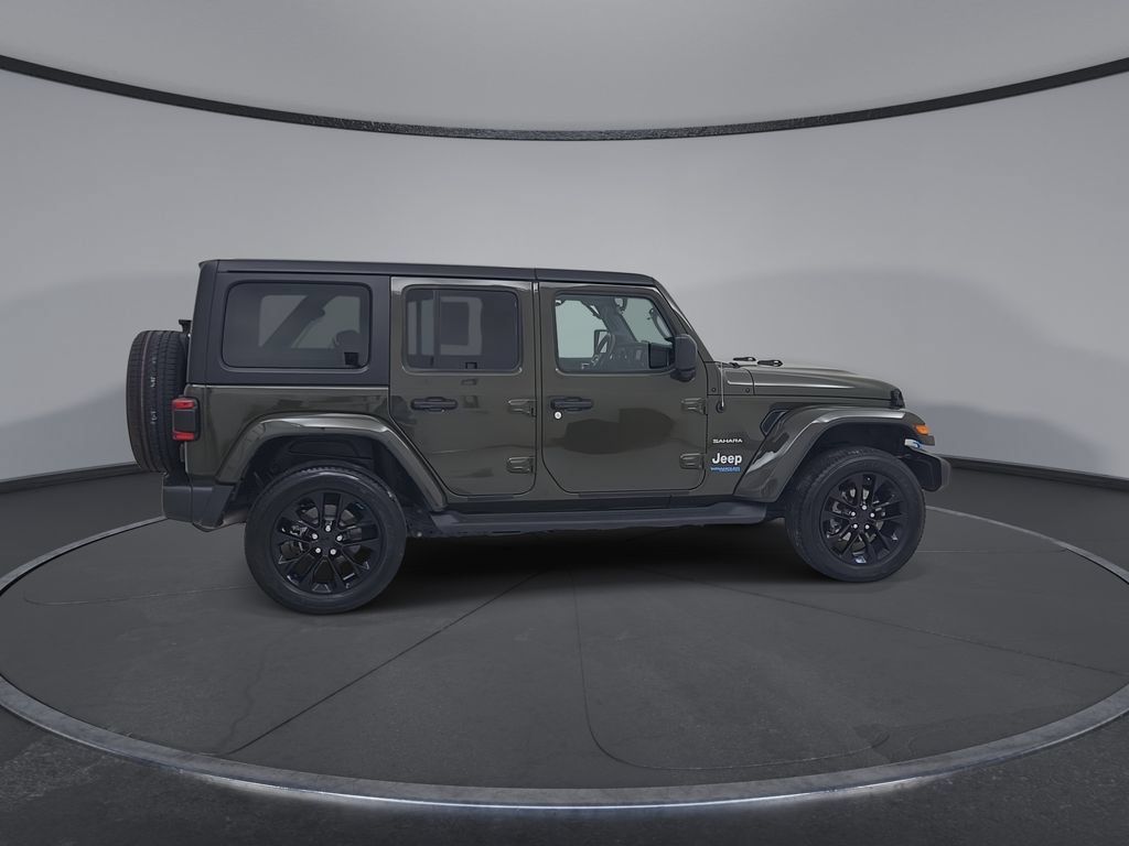 Used 2022 Jeep Wrangler Unlimited Sahara w/ Cold Weather Group AWD/4WD image 18