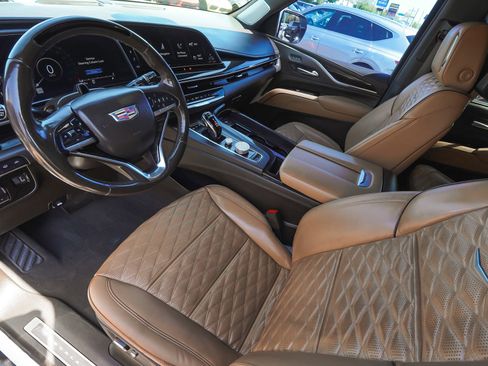 Used 2021 Cadillac Escalade Sport w/ Driver Assist Tech Package AWD/4WD image 15