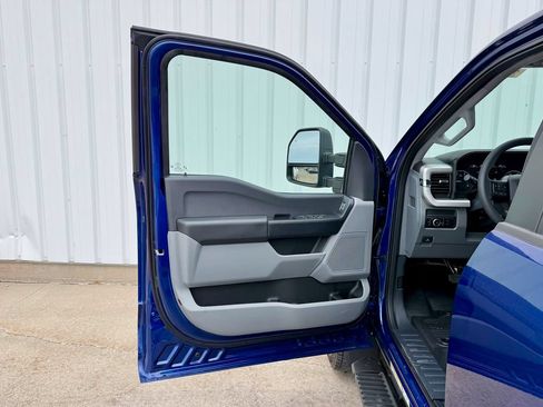 New 2026 Ford F550 4x4 Crew Cab image 14