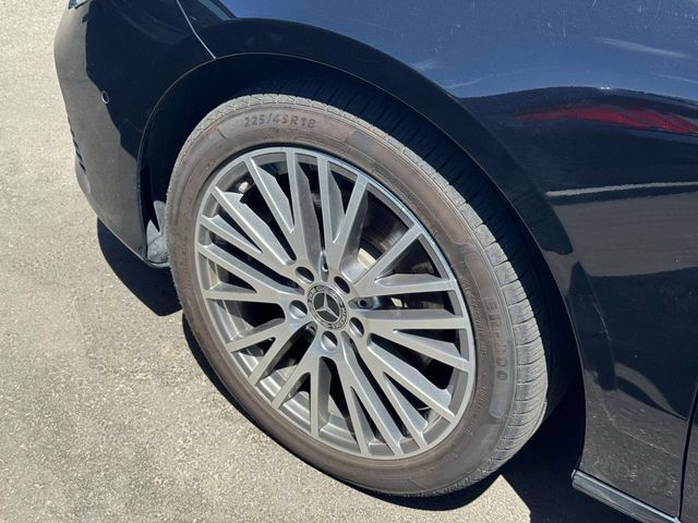 Used 2025 Mercedes-Benz CLA 250 4MATIC image 7