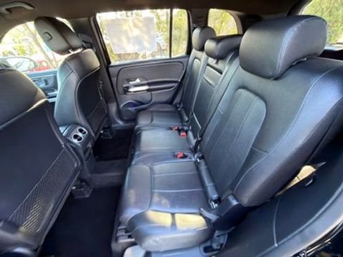 Used 2022 Mercedes-Benz GLB 250 4MATIC w/ Premium Package Lite image 25