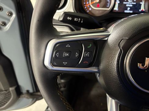 Used 2024 Jeep Wrangler Unlimited Sahara AWD/4WD image 17