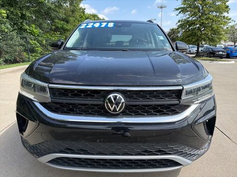 Used 2024 Volkswagen Taos SE FWD image 8