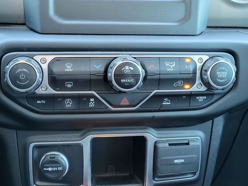 Used 2022 Jeep Wrangler Unlimited Sport image 20