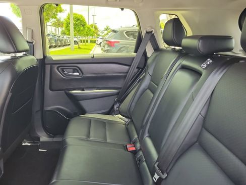 Used 2024 Nissan Rogue SV w/ SV Premium Package FWD image 13