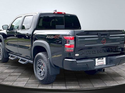 Certified 2025 Nissan Frontier PRO-4X w/ Pro Convenience Package AWD/4WD image 3