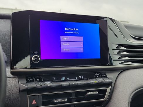 Used 2025 Toyota Camry LE w/ Convenience Package image 26