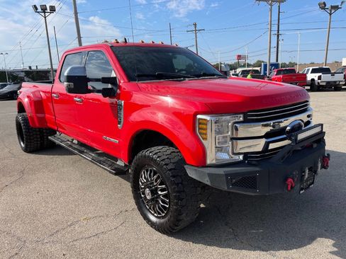 Used 2019 Ford F350 Lariat w/ Chrome Package image 8