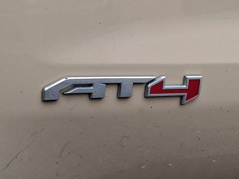 Used 2023 GMC Sierra 1500 AT4 w/ Technology Package AWD/4WD image 5