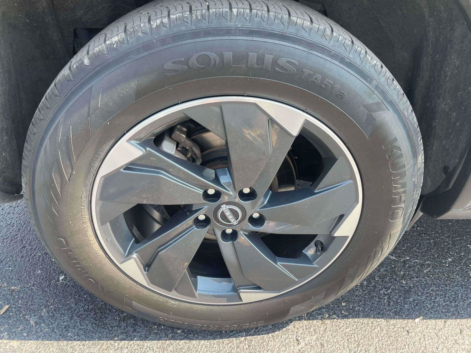 Used 2024 Nissan Rogue SV AWD/4WD image 10