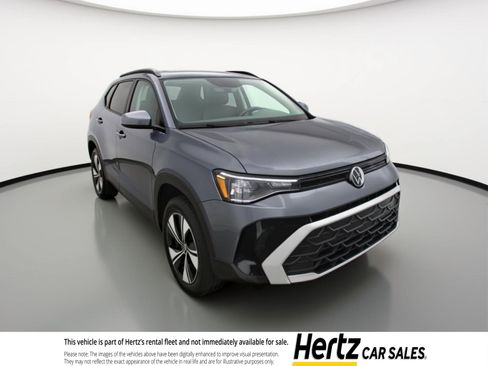 Used 2025 Volkswagen Taos SE image 1