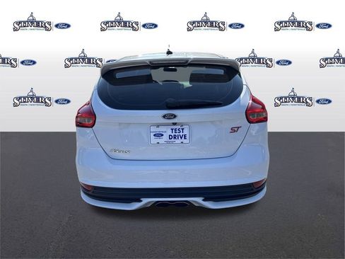 Used 2017 Ford Focus ST image 6