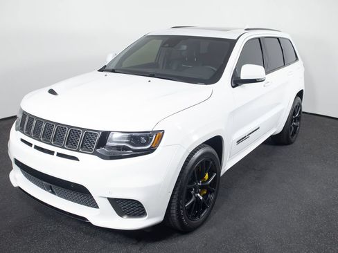 Used 2018 Jeep Grand Cherokee Trackhawk w/ Trailer Tow Group IV AWD/4WD image 2