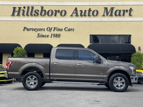 Used 2017 Ford F150 XLT w/ Equipment Group 302A Luxury AWD/4WD image 4