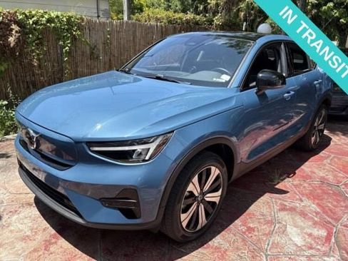 Used 2023 Volvo C40 Recharge Core AWD/4WD image 1