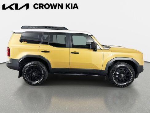 Used 2024 Toyota Land Cruiser image 5