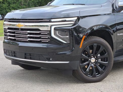 Used 2025 Chevrolet Suburban Premier image 2
