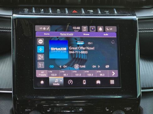 Used 2023 Jeep Grand Cherokee Altitude AWD/4WD image 8