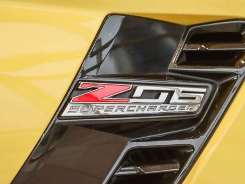 Used 2018 Chevrolet Corvette Z06 w/ Z07 Performance Package image 13