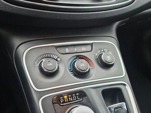 Used 2016 Chrysler 200 LX image 35