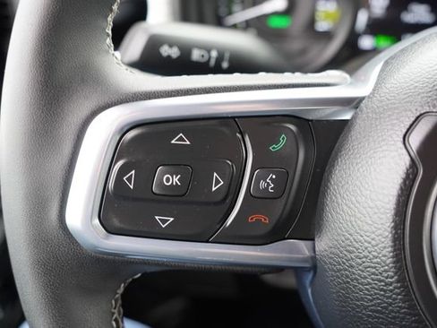 Used 2025 Jeep Wrangler Unlimited Sahara w/ Safety Group image 33