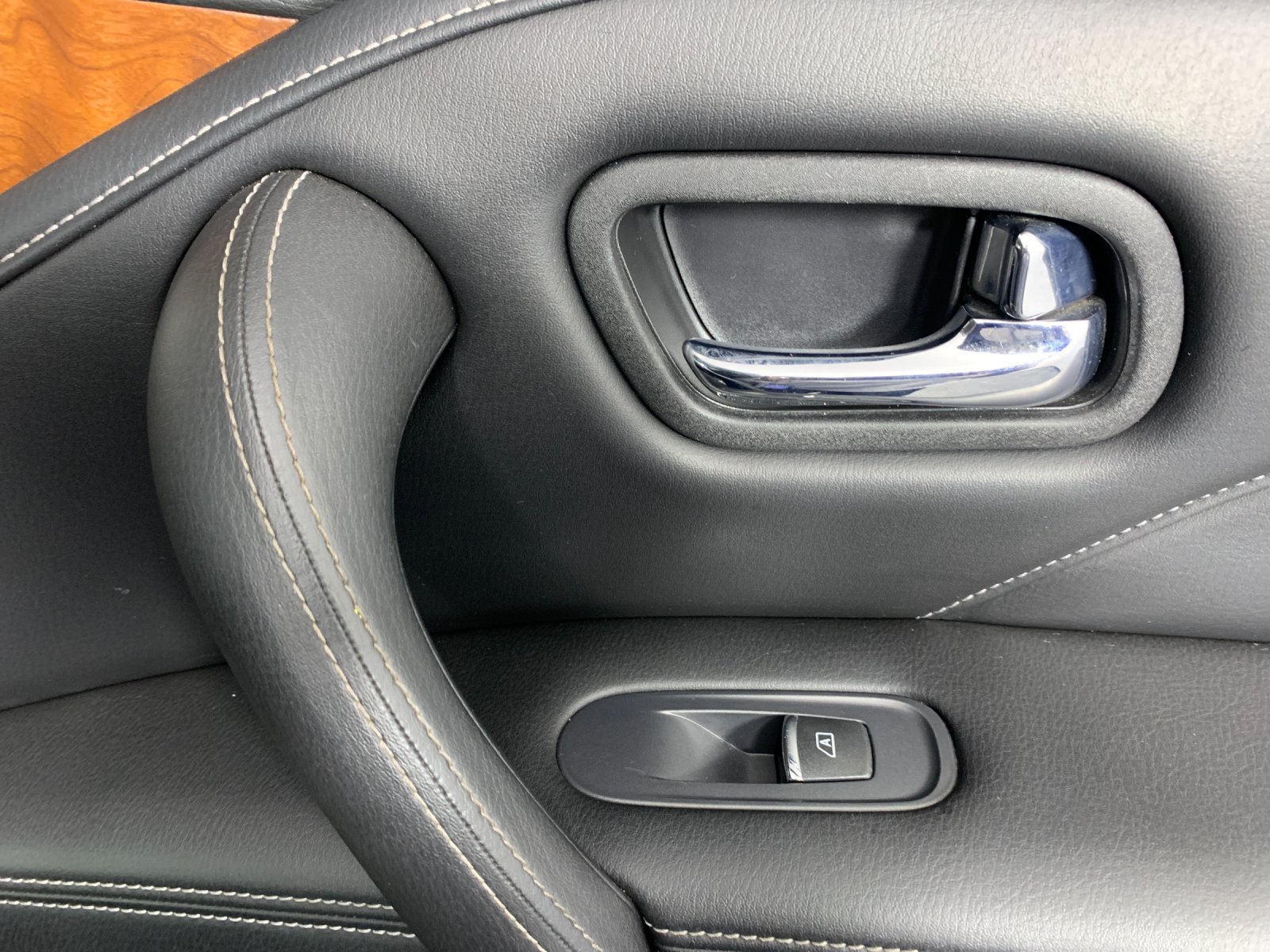 Used 2019 INFINITI QX80 Luxe w/ All-Season Package RWD image 36
