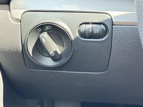 Used 2011 Volkswagen Golf 2-Door FWD image 24