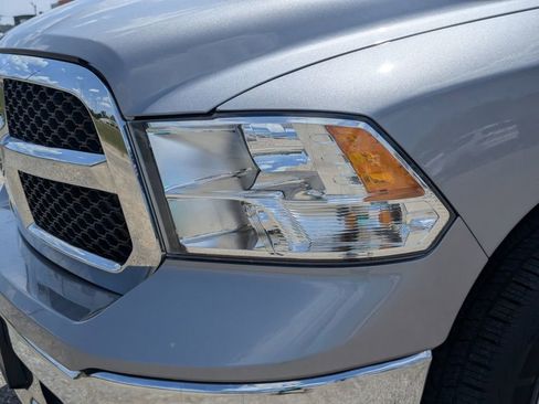 Used 2022 RAM 1500 Classic SLT image 9