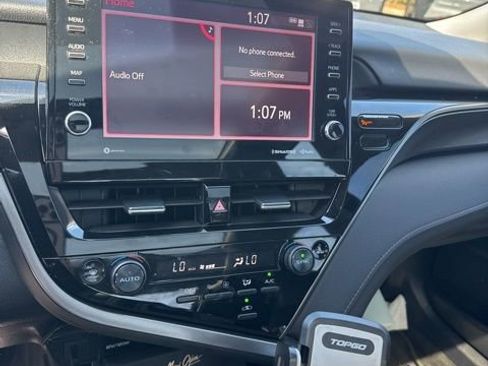 Used 2021 Toyota Camry XSE image 9