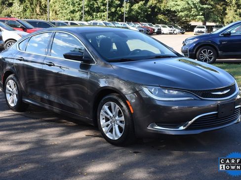 Used 2015 Chrysler 200 Limited w/ Convenience Group image 1