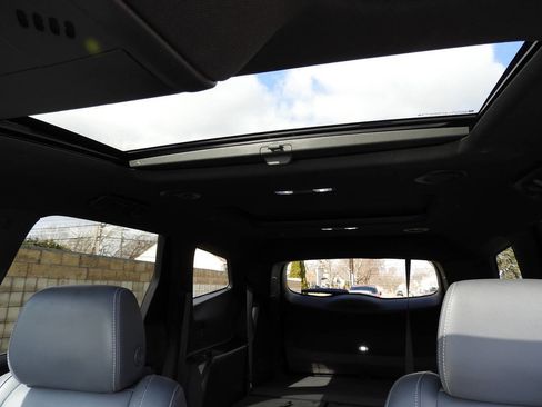 Used 2022 Buick Enclave Essence w/ Experience Buick Package image 40