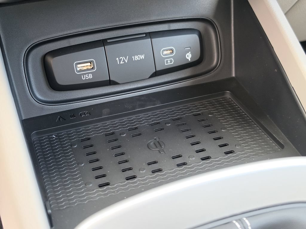 New 2026 Hyundai Venue SEL FWD image 26