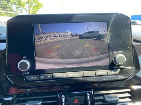 Used 2025 Nissan Pathfinder SV AWD/4WD image 30