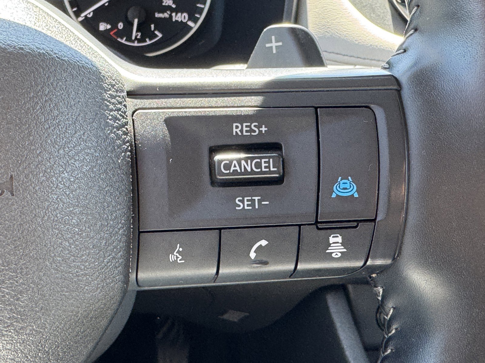 Used 2025 Nissan Rogue SV AWD/4WD image 22