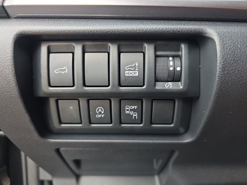 Used 2019 Subaru Forester Premium AWD/4WD image 28