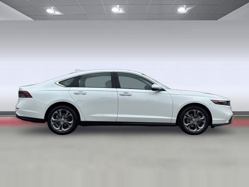 Used 2024 Honda Accord EX image 7
