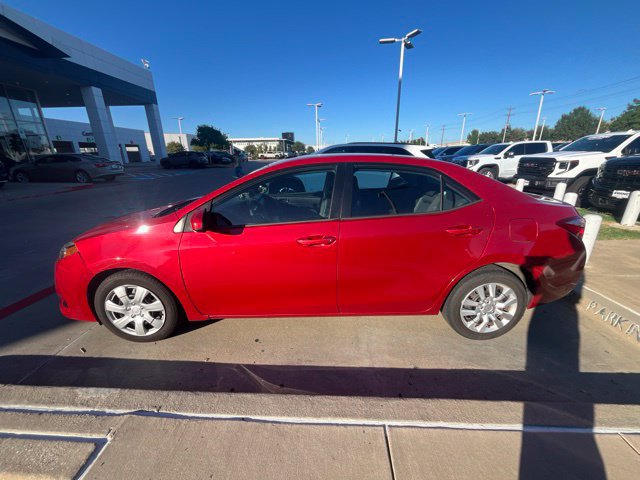Used 2018 Toyota Corolla LE FWD image 8