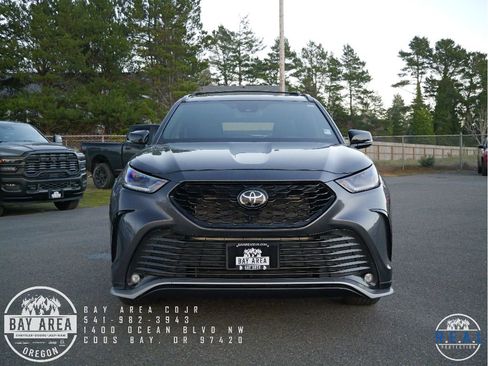 Used 2024 Toyota Highlander XSE image 8