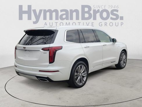 Used 2023 Cadillac XT6 FWD image 3