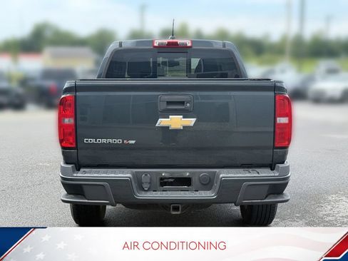 Used 2017 Chevrolet Colorado Z71 AWD/4WD image 3