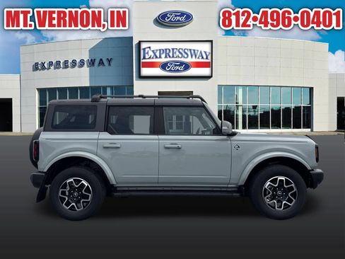 Used 2023 Ford Bronco Outer Banks AWD/4WD image 4