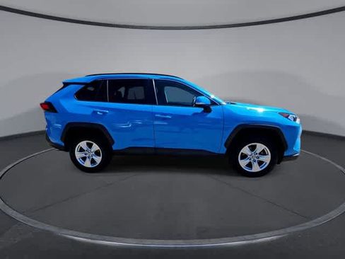 Used 2021 Toyota RAV4 XLE FWD image 9