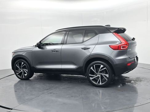 Used 2019 Volvo XC40 T5 R-Design image 5
