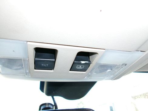 Used 2013 Ford Edge Limited image 25