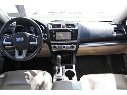 Used 2017 Subaru Outback 2.5i Limited AWD/4WD image 9