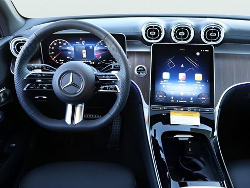 Used 2026 Mercedes-Benz GLC 300 4MATIC image 21
